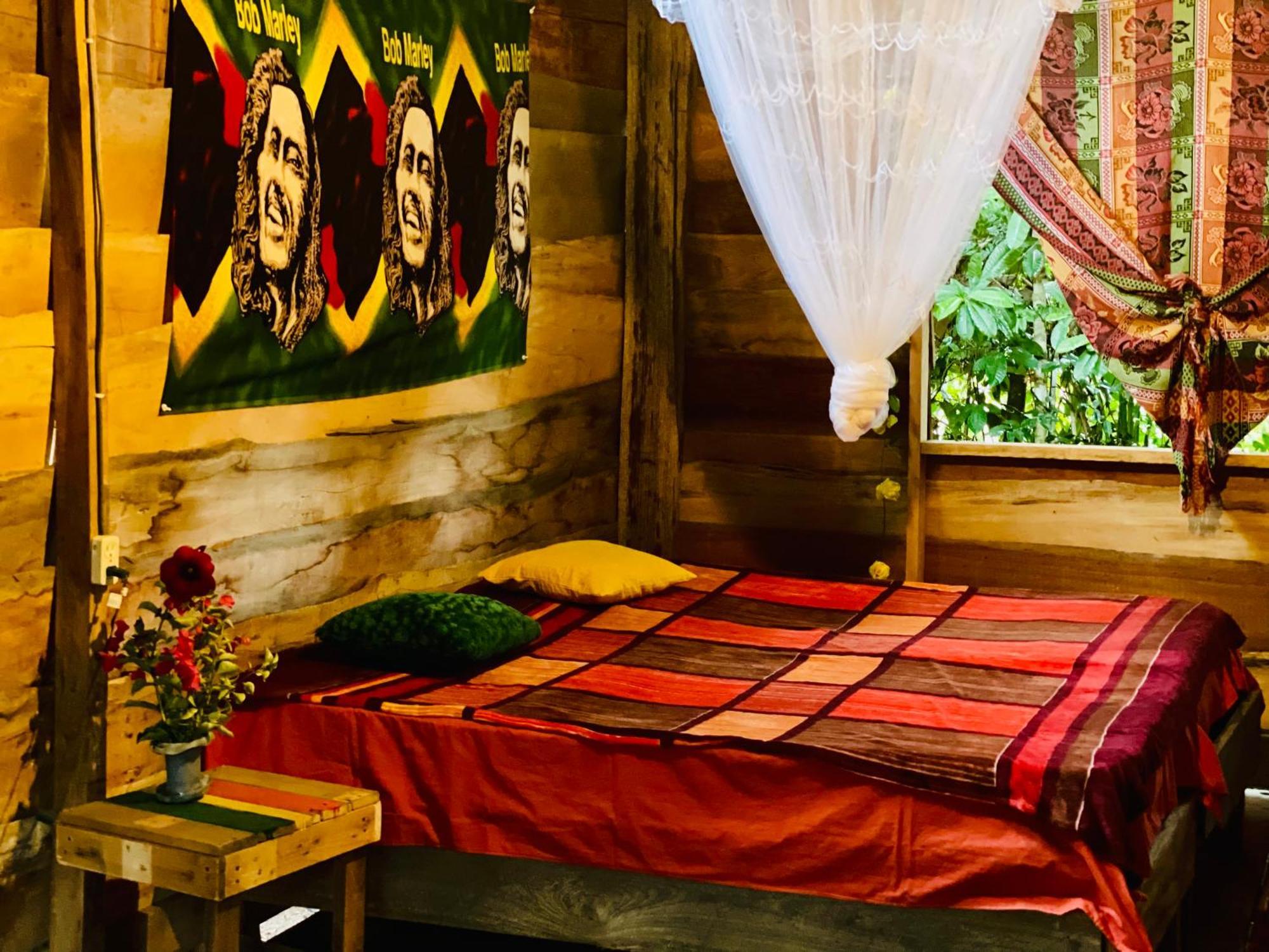 Land Of Promise - Reggae Bar & Eco Village Zanderij Esterno foto