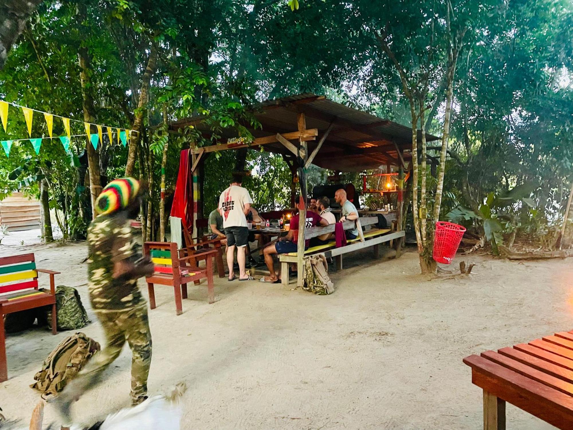 Land Of Promise - Reggae Bar & Eco Village Zanderij Esterno foto